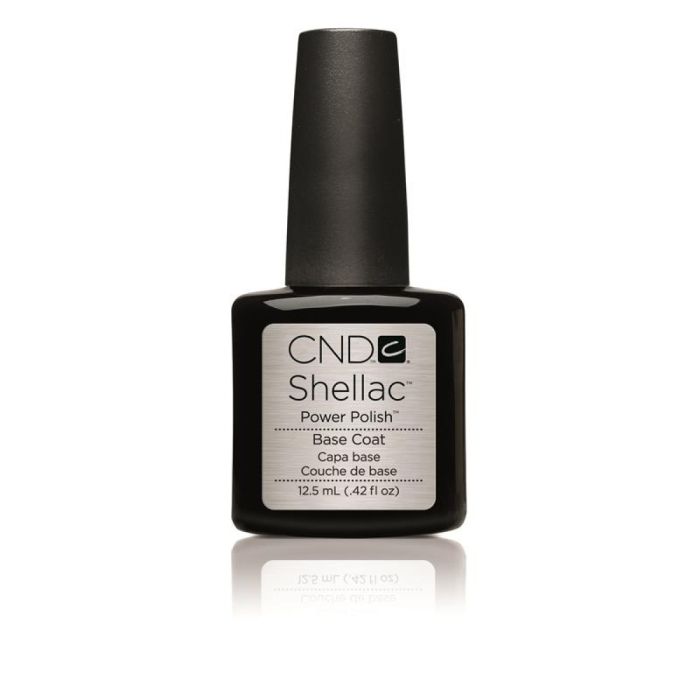 Voor en na resultaat met CND Shellac Wear Extender Base Coat 12.5ml die ribbels gladstrijkt bij klant in nagelsalon in Gent, België