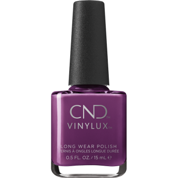 CND Vinylux Absolutely Radishing, een diep koninklijk paars.  